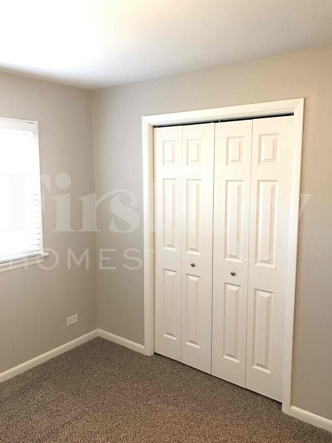 Building Photo - 17621 Grandview Dr