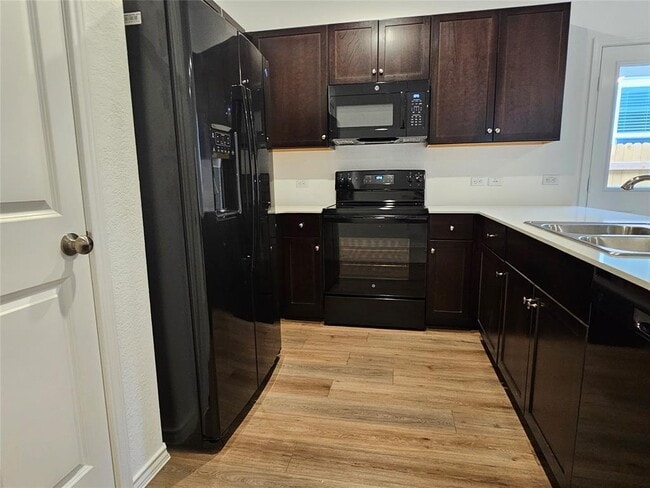 Building Photo - 128 Dollars Dr