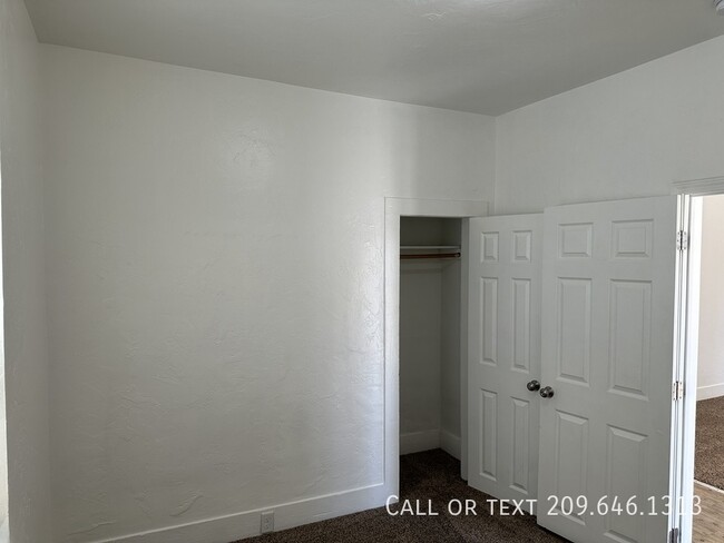 Building Photo - 405 S Laurel St