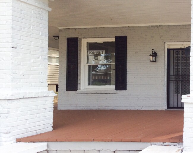 Building Photo - 3 bedroom 1 bath in the Highland's Histori...