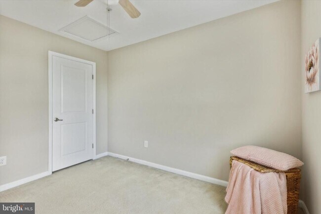 Building Photo - 113 Raven Ct