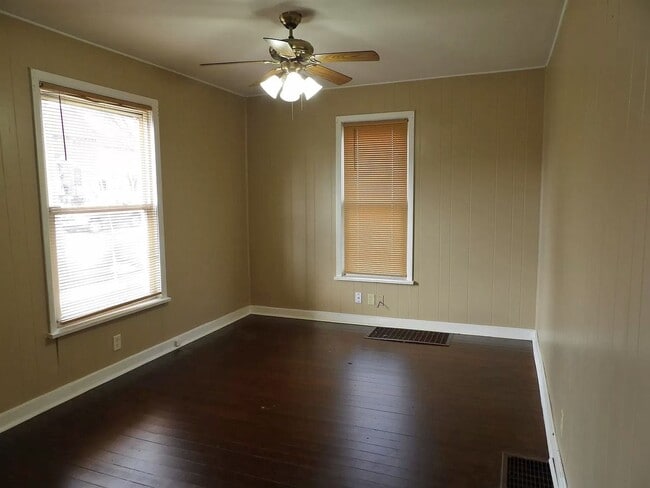 Building Photo - FOR RENT NOW