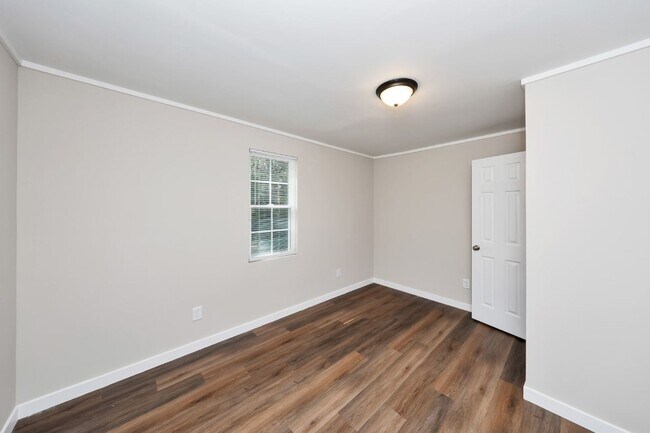 Building Photo - Spacious Hidden Gem in Bessemer – A Must See Inside!