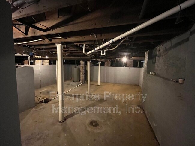 Building Photo - 1743 Euclid Ave