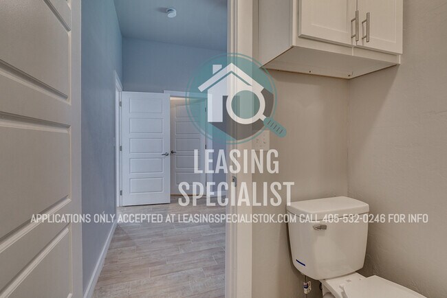 Building Photo - AMAZING NORMAN HOME AVAILABLE TO PRE-LEASE...