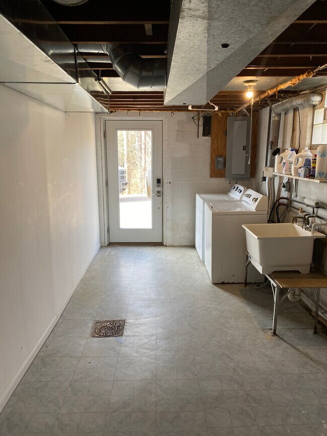 Building Photo - 9645 Loveland Madeira Rd