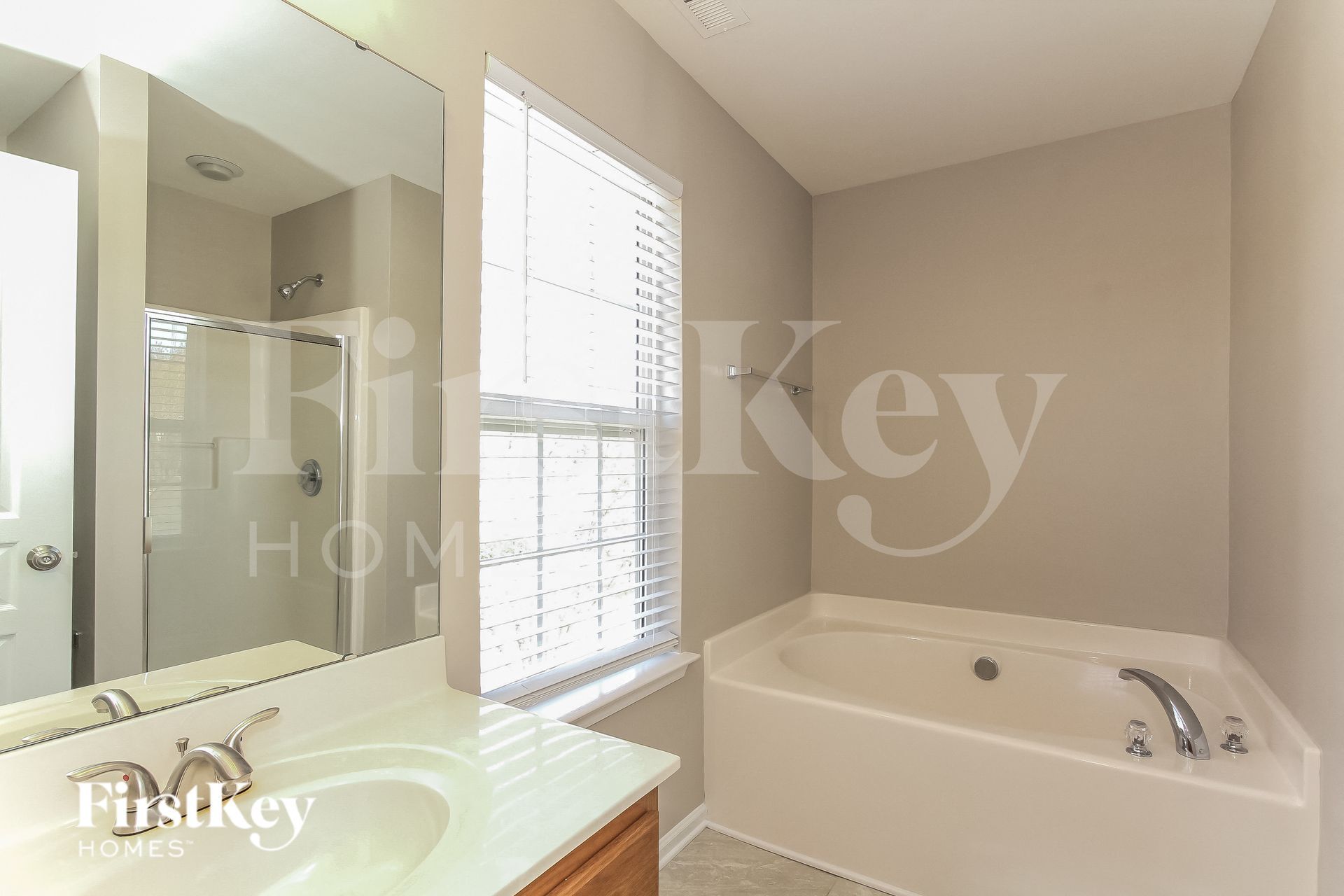 Building Photo - 10544 Meadow Crossing Ln