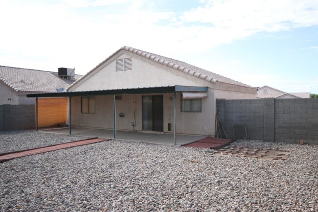 Building Photo - Now Available! Phoenix Rental Home Ready