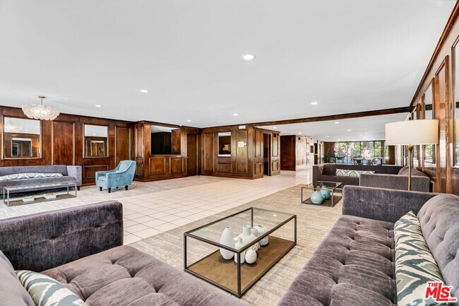 Building Photo - 1124 Kings Rd