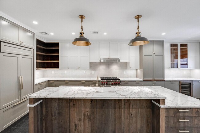 Building Photo - 202 Garden St