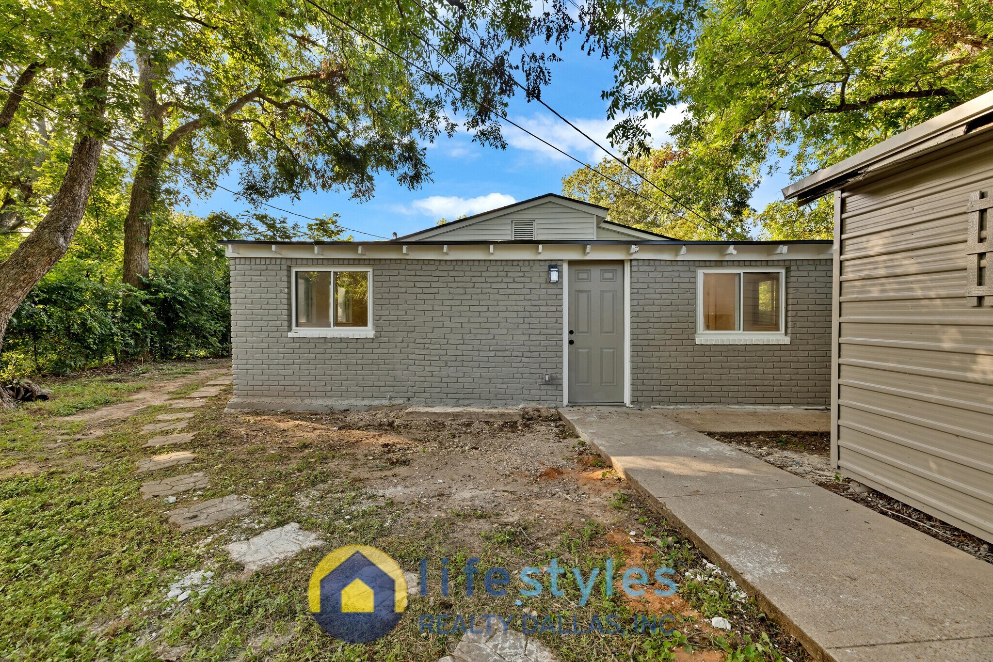 Building Photo - 520 Harlem Ave