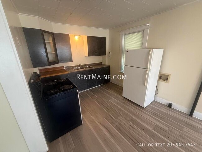 Building Photo - 12 Stone St