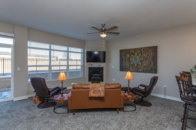Building Photo - Stylish 3-Bedroom Townhome with Fireplace, Modern Kitchen & Spacious Layout!