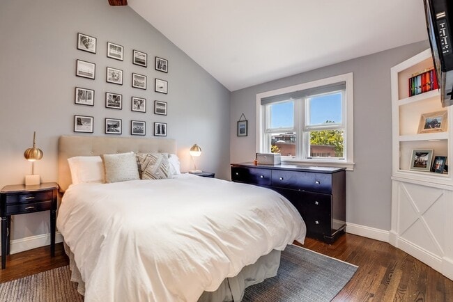 Building Photo - 154 W 3rd St