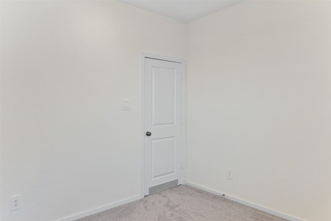 Building Photo - 17754 Pansy Heron Trl