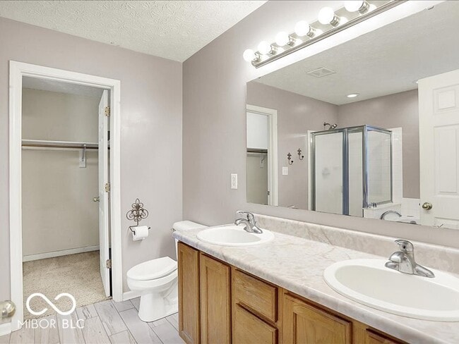 Building Photo - 7133 Silver Lake Dr