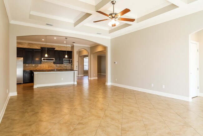 Building Photo - 2171 Club Lake Dr