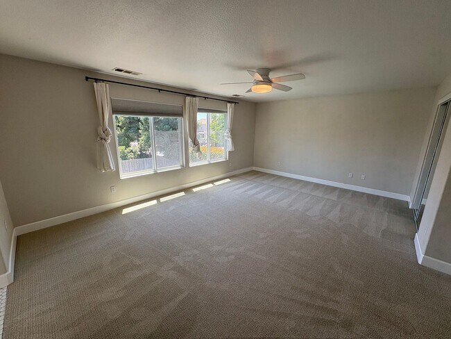Building Photo - NW Two story home, located in Foxwood subd...