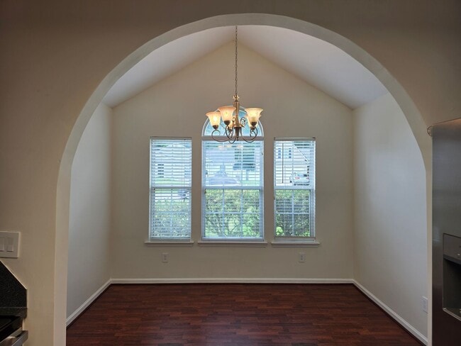 Building Photo - Charming 3-Bedroom Home in Desirable Shadowmoss Community
