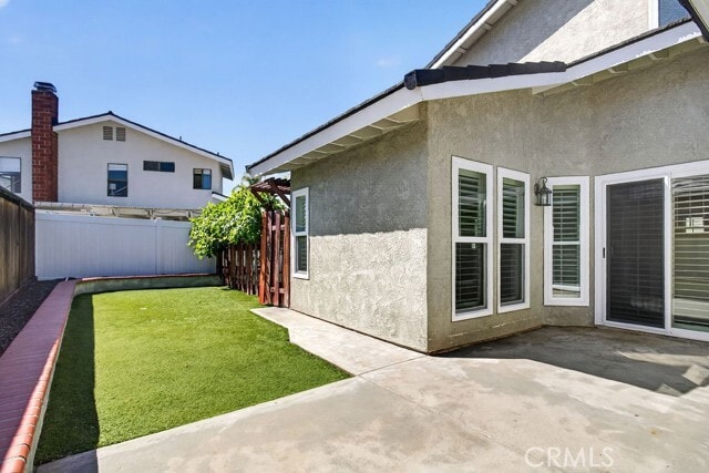 Building Photo - 14 Cll Alimar