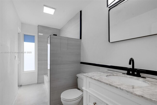 Building Photo - 2020 NW 33rd Ct