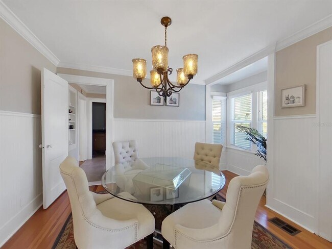 Building Photo - 614 8th St N