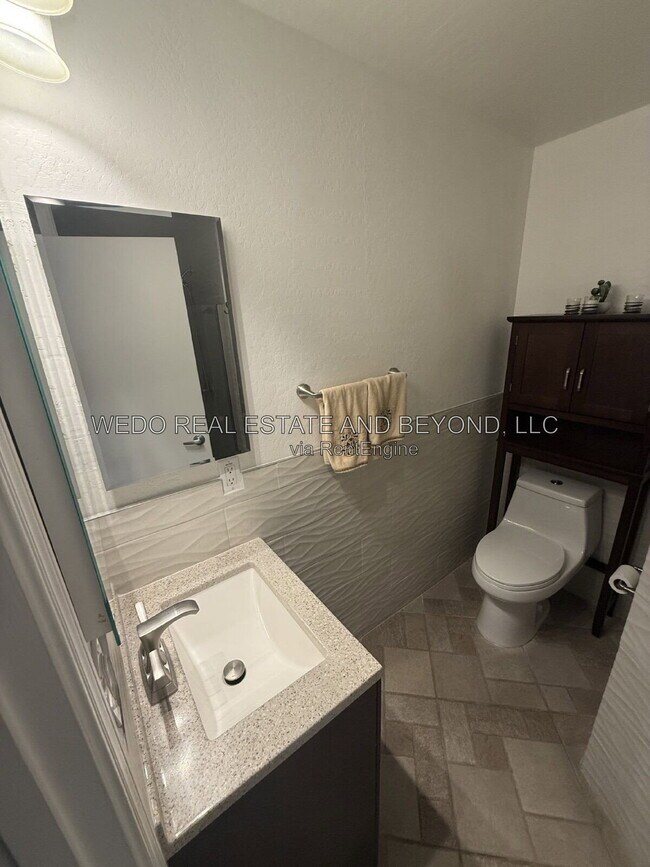 Building Photo - 2721 E Schiliro Cir