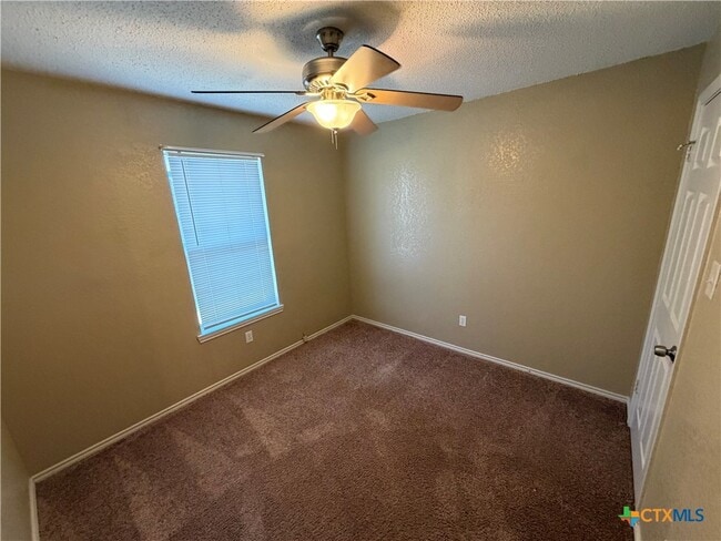 Building Photo - 2207 Waterfall Dr