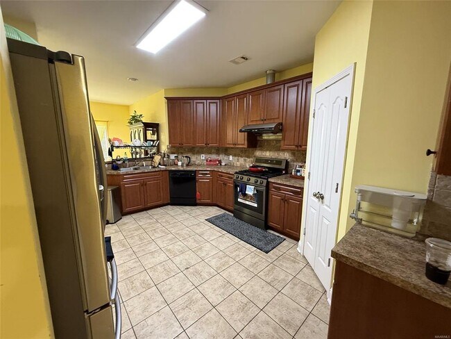 Building Photo - 9832 Helmsley Cir