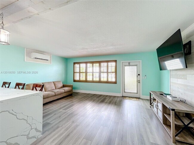 Building Photo - 226 Newport Dr