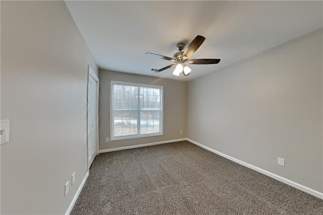 Building Photo - 3261 Chesterfield Ct