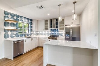 Building Photo - 3837 Clubway Ln