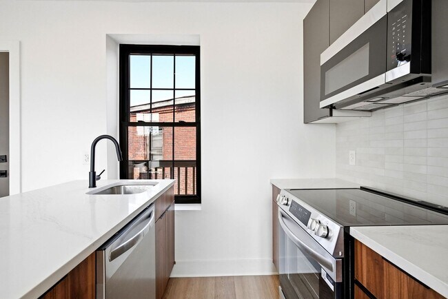 Building Photo - 1720 N 24th St