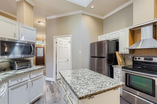 Building Photo - 1809 Edelweiss Dr