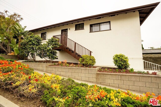 Building Photo - 443 Lomita St