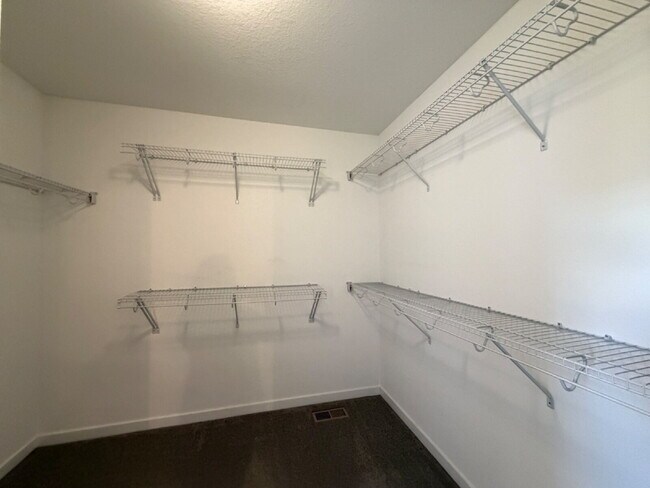 Building Photo - Georgous Three Bedroom Home in Reunion with Private Office, Loft & Chef’s Kitchen!