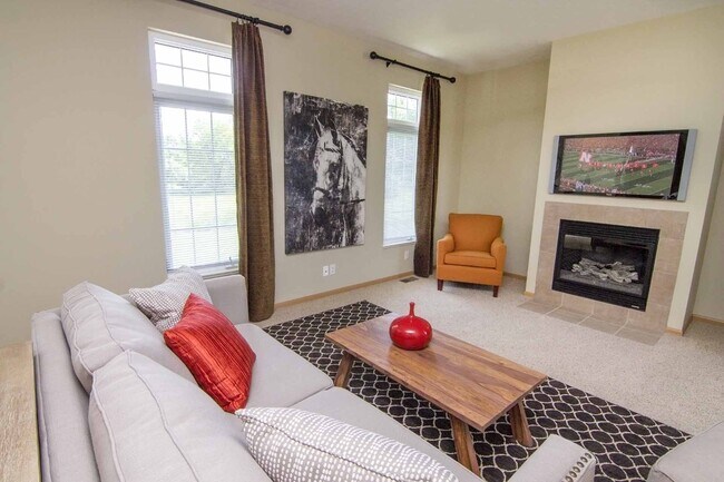 Building Photo - Cascade Pines Duplexes