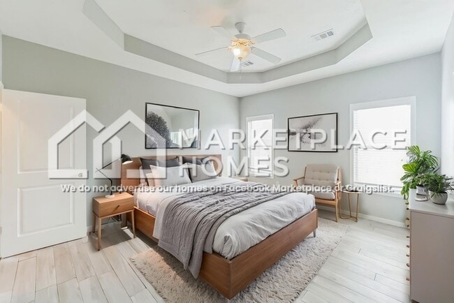 Building Photo - 440 Tree Line Dr