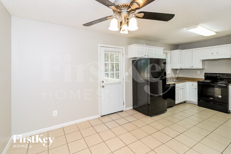 Building Photo - 6013 Radford Dr