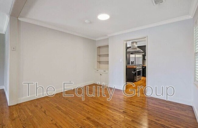 Building Photo - 1708 W Myrtle Ave