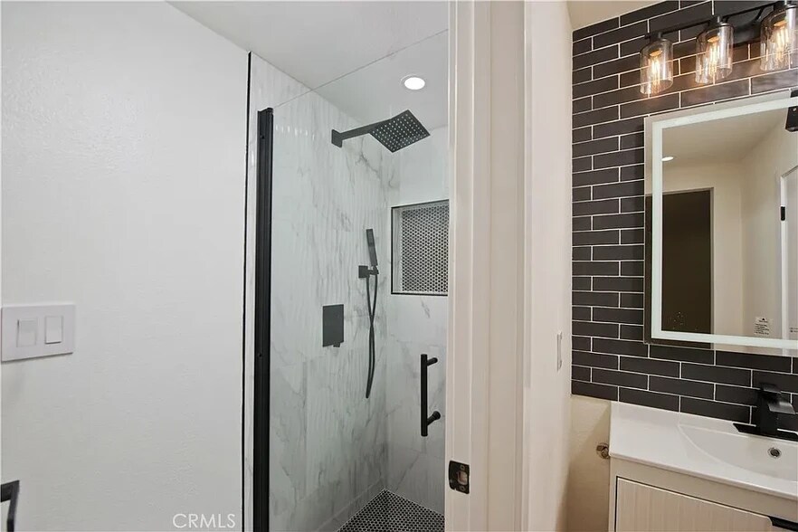 Building Photo - 18028 Saratoga Way