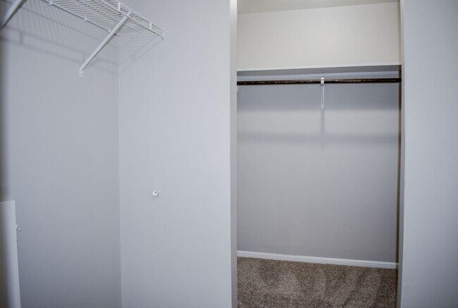 Building Photo - 7 Woody Creek Dr