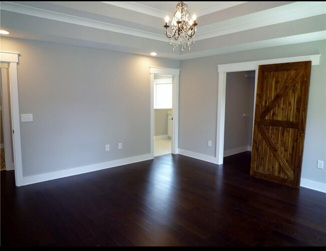 Building Photo - 100 Amberwood Dr