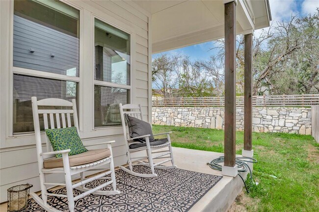 Building Photo - 175 Brooks Ranch Dr