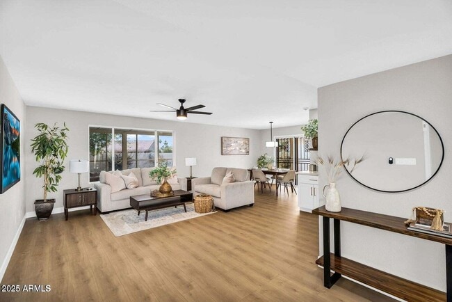 Building Photo - 25810 S Boxwood Dr