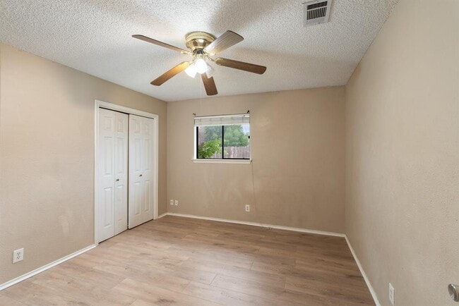 Building Photo - 8703 Clearbrook Trl