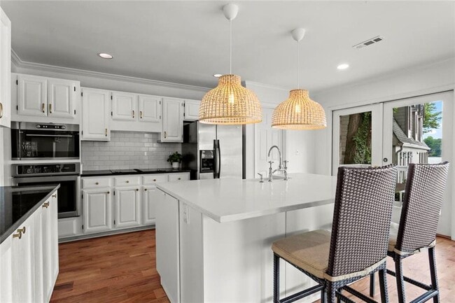 Building Photo - 1695 Spinnaker Dr