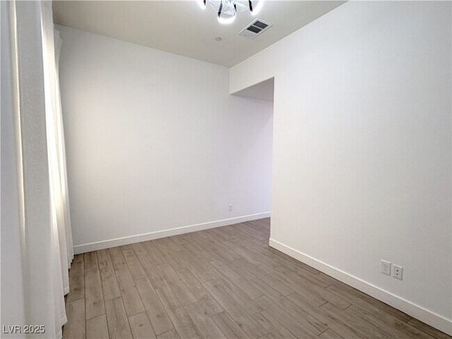 Building Photo - 724 Omaggio Pl