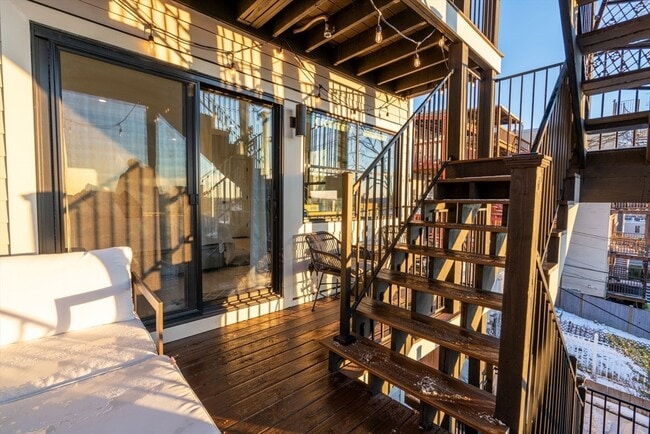 Building Photo - 75 Old Harbor St