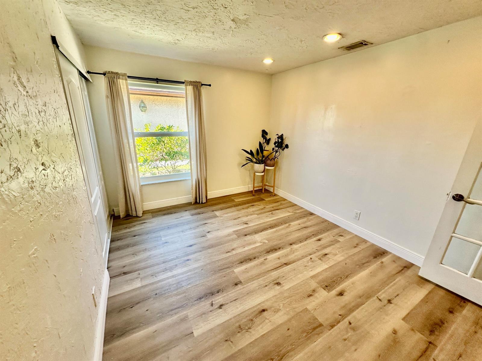 Building Photo - 4492 Brook Dr